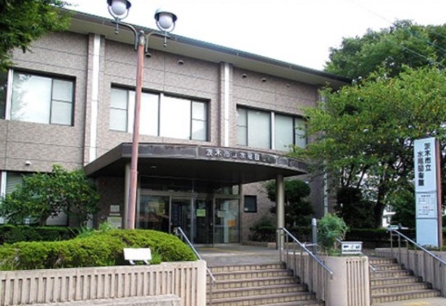 図書館　茨木市立水尾図書館（図書館）まで570m