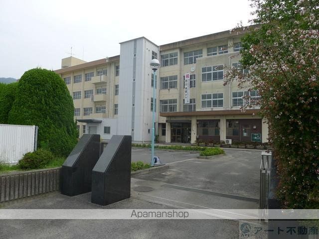 中学校　松前町立北伊予中学校（中学校）まで3837m