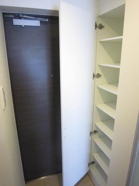 玄関　シューズＢＯＸです