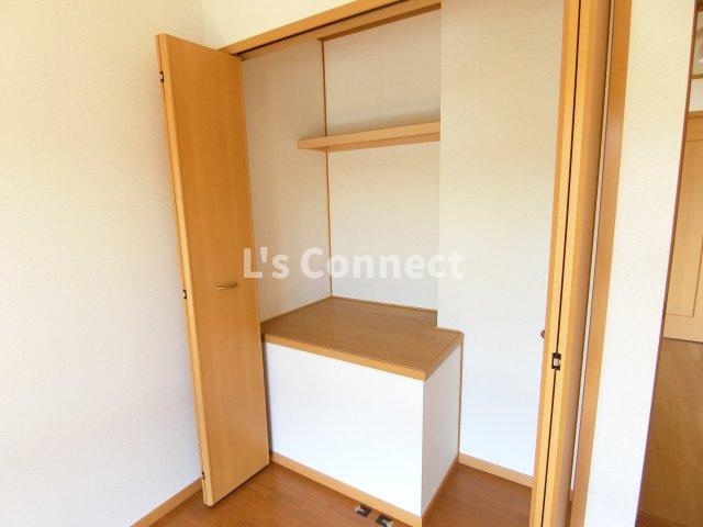 収納　クローゼットでお荷物もすっきり収納。