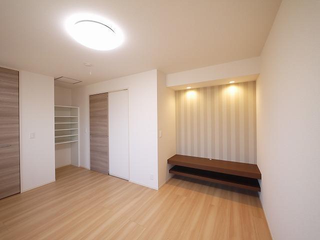 その他部屋・スペース　使い勝手のいい寝室です