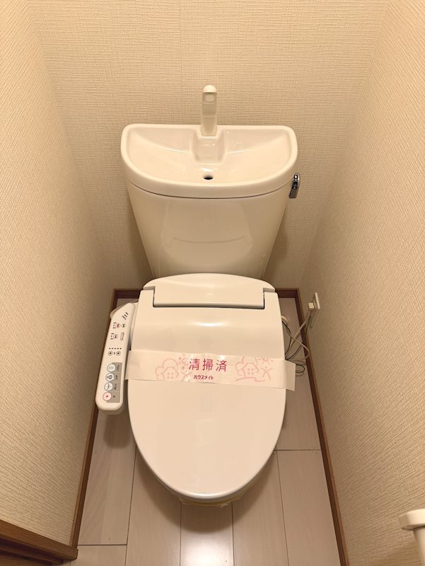 トイレ　清潔感のあるトイレです