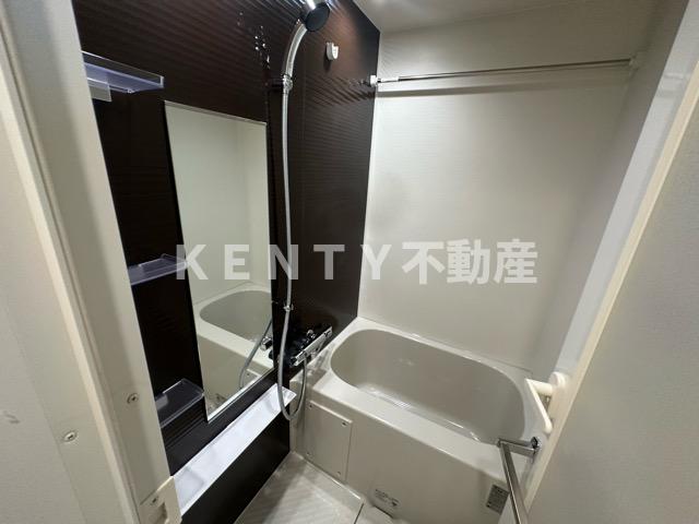 バス・シャワールーム　コンパクトで使いやすいお風呂です