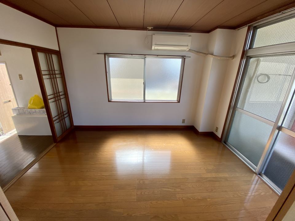 その他　６畳洋室と４．５畳和室です