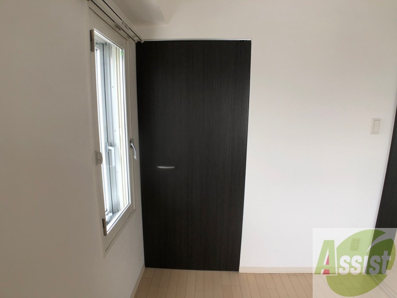 収納　寝室の収納です。部屋がすっきり片付きます。