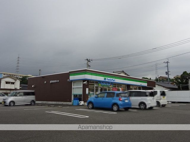 コンビニ　ファミリーマート（コンビニ）まで363m