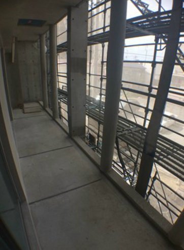 バルコニー　建築中の画像です。
