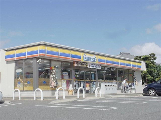コンビニ　ミニストップ（コンビニ）まで687m