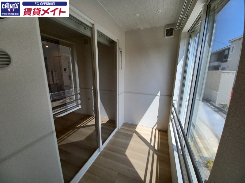 バルコニー　同物件別部屋の写真