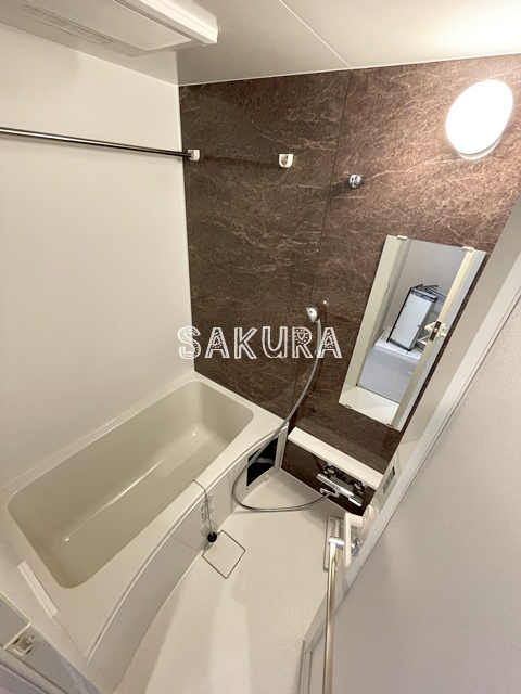 バス・シャワールーム　ご家族や長時間入浴に便利な追い炊き機能付きです♪