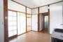 居室・リビング　ダイニングテーブルを置いたり自由にレイアウトできます☆