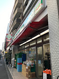 コンビニ　ローソンストア100 LS築地七丁目店（コンビニ）まで117m