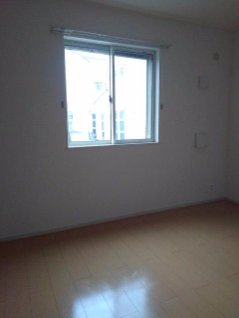 その他部屋・スペース　落ち着いて過ごせるお部屋なので、寝室にいかがでしょうか