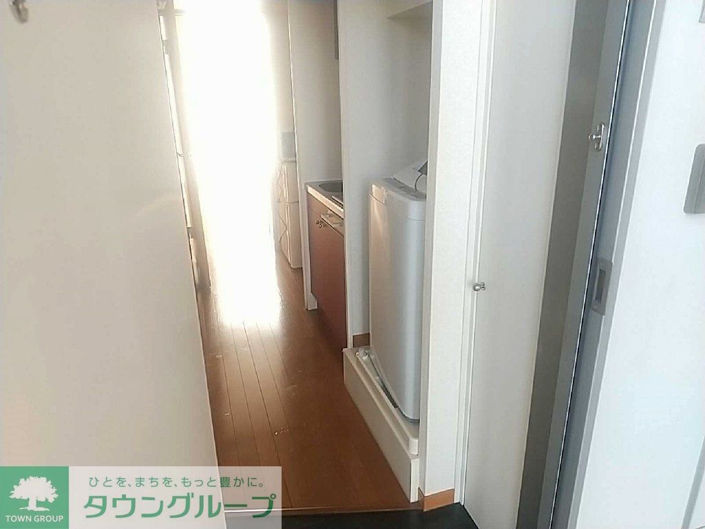 玄関　※設備・仕様は現況と異なる場合があります。
