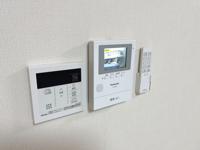 セキュリティ　女性の方でも安心のモニター付きインターフォン♪