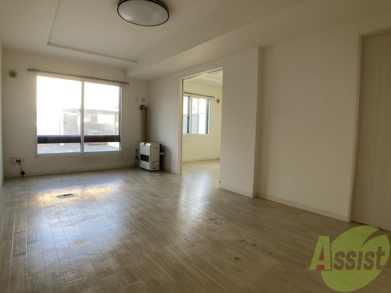 居室・リビング　広くてキレイなお部屋が広がっていて、充実した生活が送れそう。