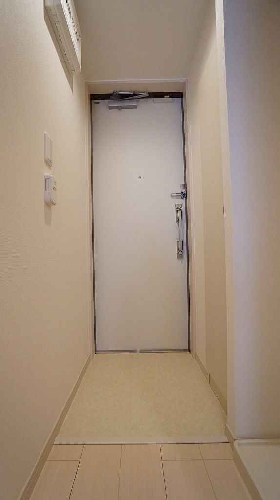 玄関　リブリ・結