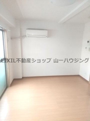 モンターナ元町の居間写真