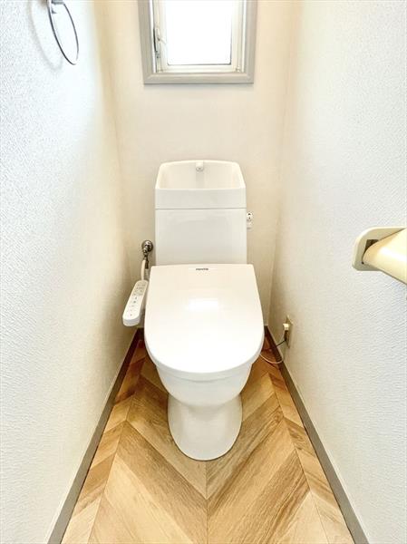 松代テラスハウスA棟のトイレ写真
