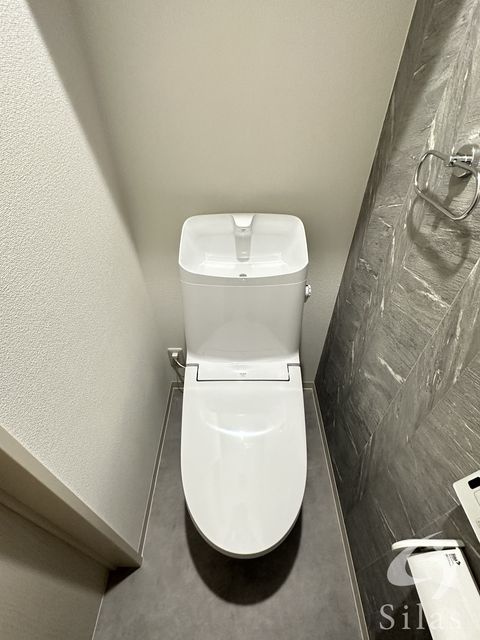 ＪＲ片町線 四条畷駅 徒歩4分 3階建 築3年のトイレ写真