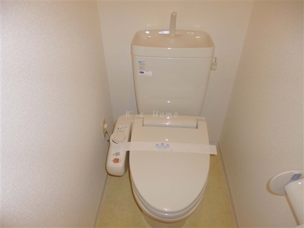 トイレ　ウォシュレット付
