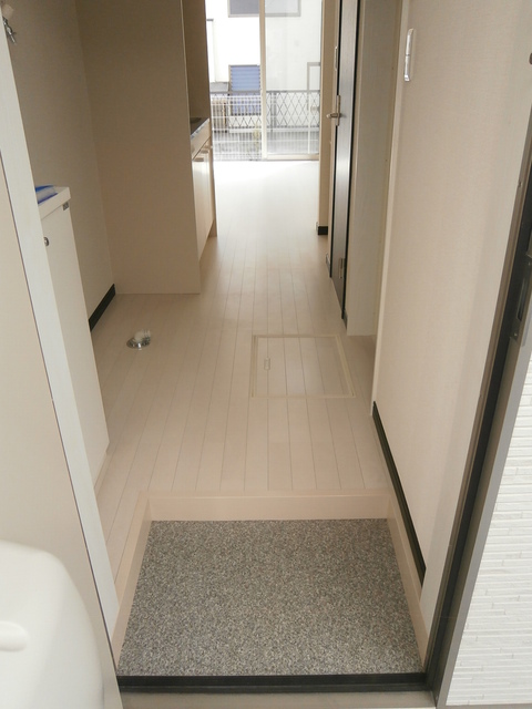 ＪＲ横須賀線 保土ケ谷駅 徒歩15分 2階建 築10年の玄関写真