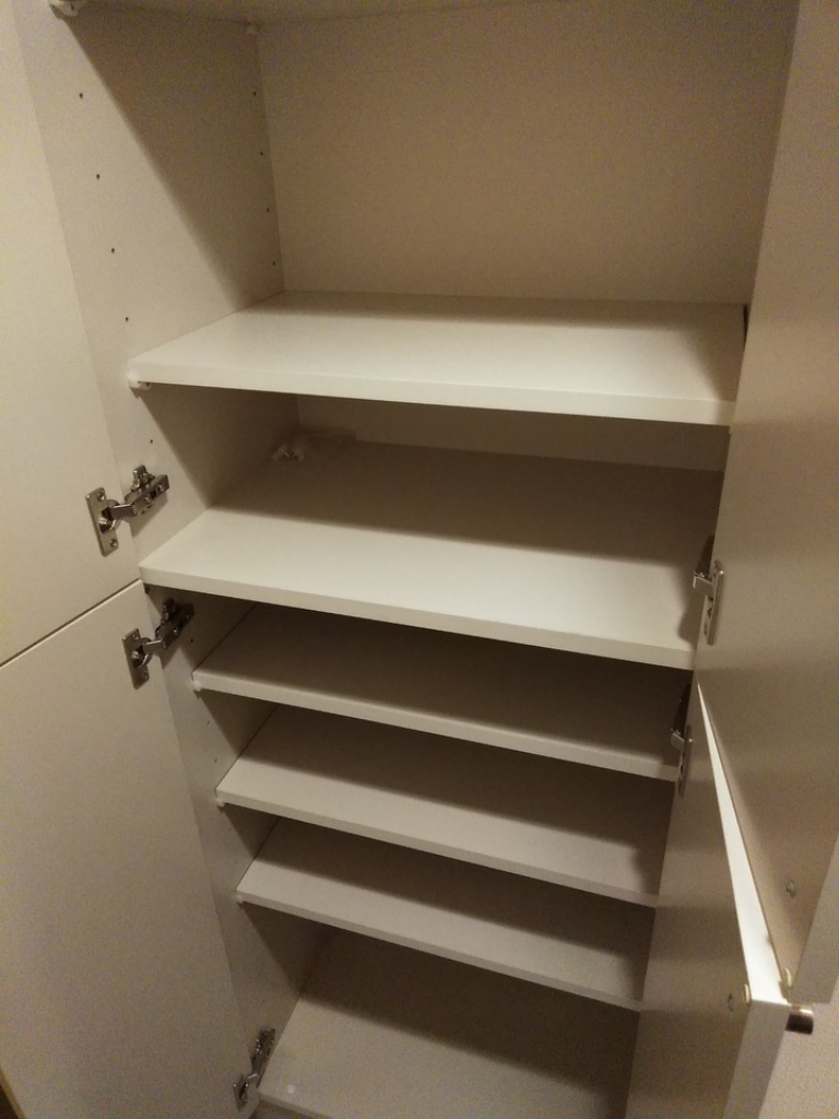 玄関　※画像は別部屋の参考写真を含む