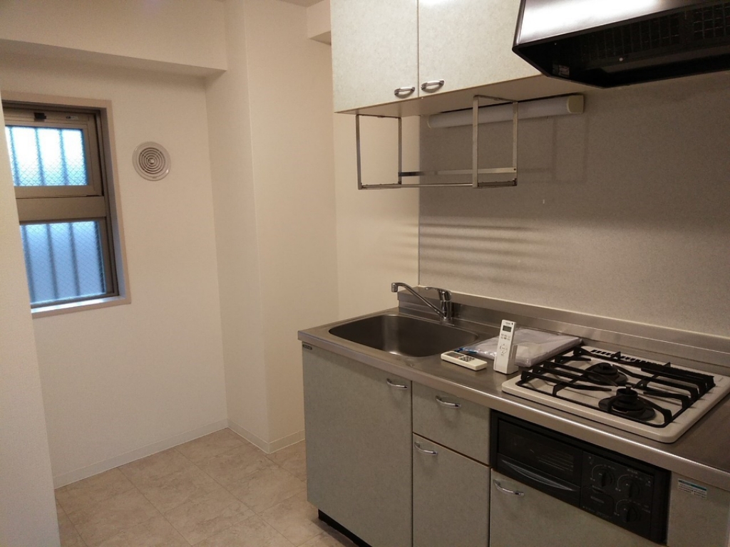 キッチン　※画像は別部屋の参考写真を含む