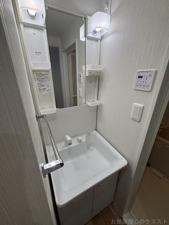 洗面設備　（写真は同タイプ）