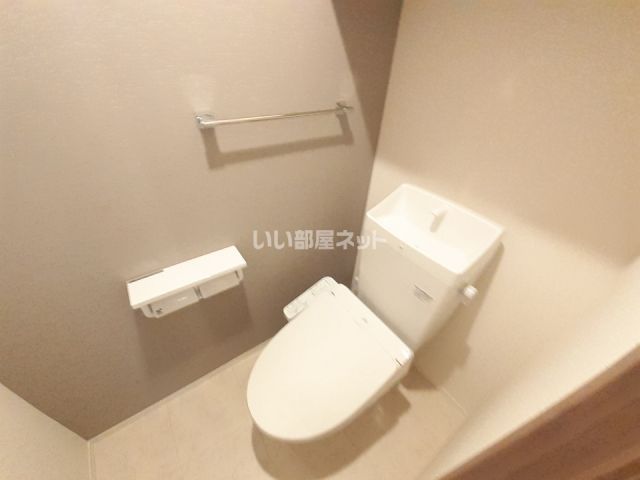 【大阪狭山市池尻中のアパートのトイレ】
