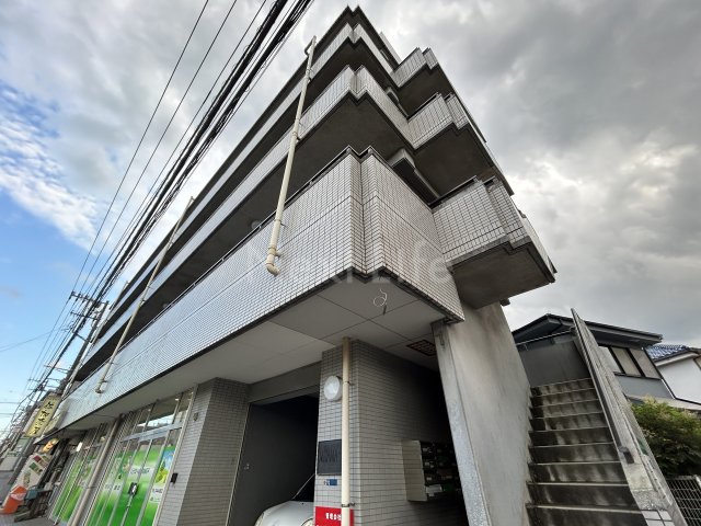 川崎市宮前区神木本町のマンションの建物外観