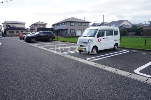 【富士市中丸のアパートの駐車場】