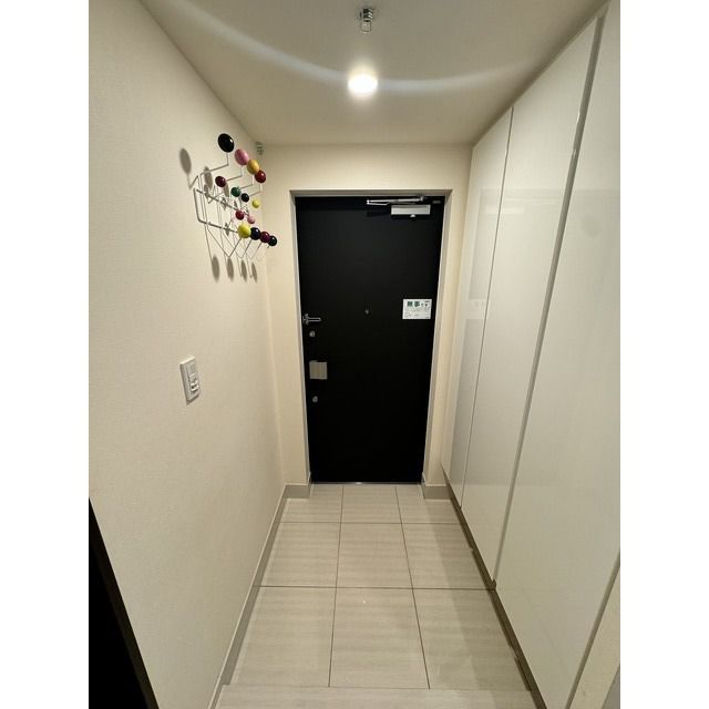 【ドゥ・トゥールＥ棟の玄関】