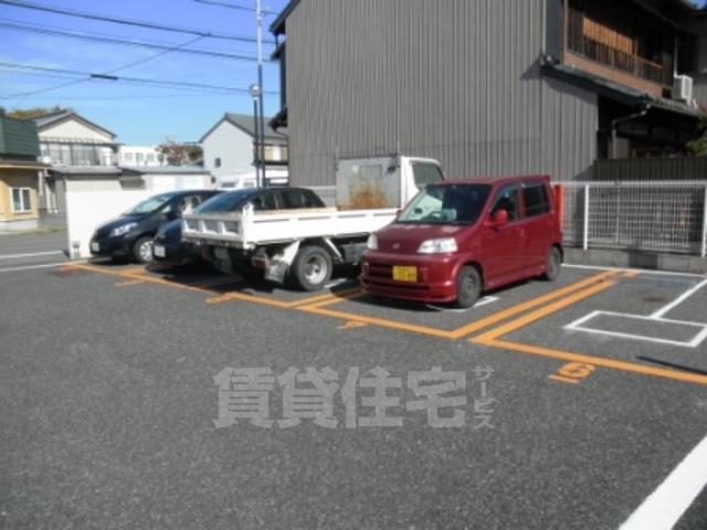 【ヴァンヴェール名古屋の駐車場】