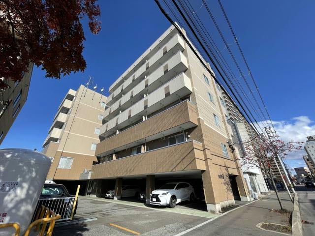 函館市梁川町のマンションの建物外観