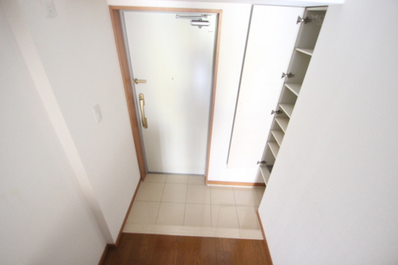 玄関　※別部屋の写真です