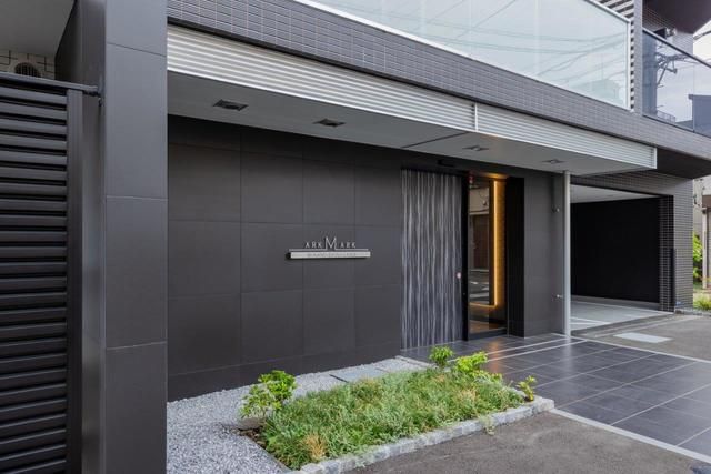 エントランス　落ち着いたエントランスです