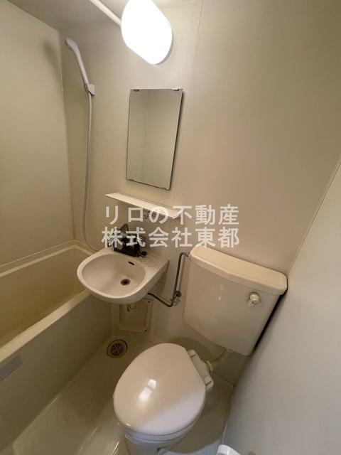 バス・シャワールーム　お掃除がしやすい３点ユニットバスです☆