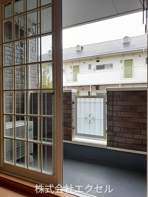 バルコニー　南向きで日当たり良好です。