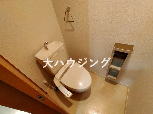 トイレ　その他部屋写真もございます