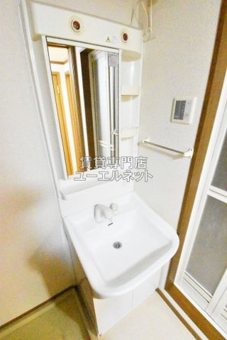 洗面設備　シャワー付洗面台