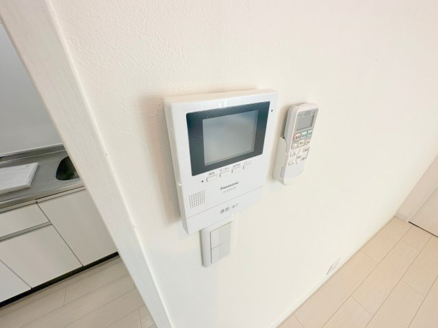 セキュリティ　TVモニターホンで来客が誰か確認してから開けて下さいね