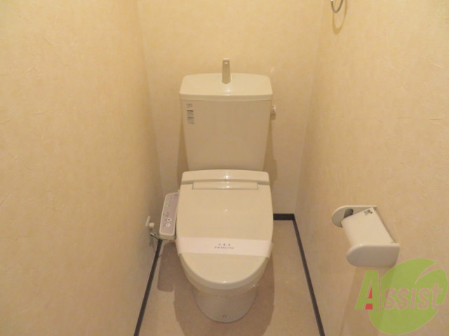 トイレ　トイレは、嬉しいウォシュレット付きです。