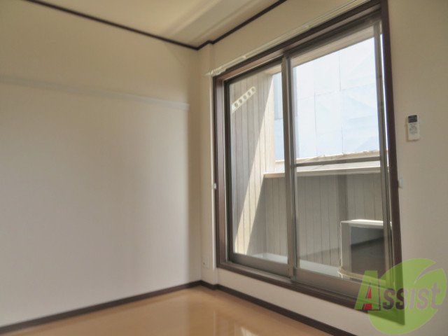 その他部屋・スペース　４．５帖の洋室です。おやすみはこちらで。