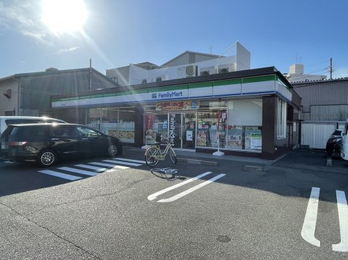 コンビニ　ファミリーマート 中川押元町店（コンビニ）まで328m
