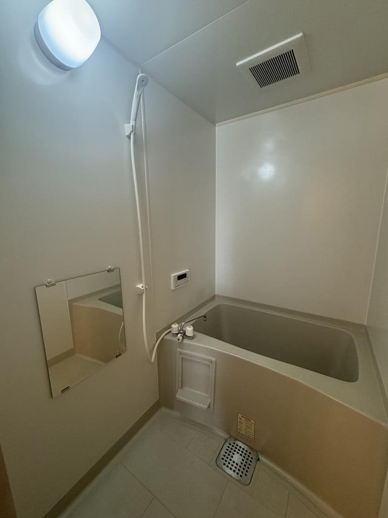 バス・シャワールーム　※反転タイプのお部屋の写真