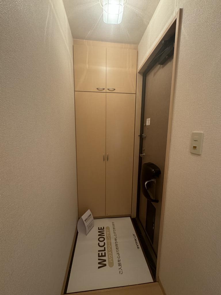 玄関　※反転タイプのお部屋の写真