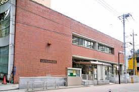 図書館　武蔵野市立吉祥寺図書館（図書館）まで680m