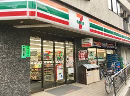 コンビニ　セブンイレブン北区東十条駅前店（コンビニ）まで335m