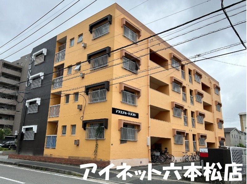 建物外観　大通り近くの物件です